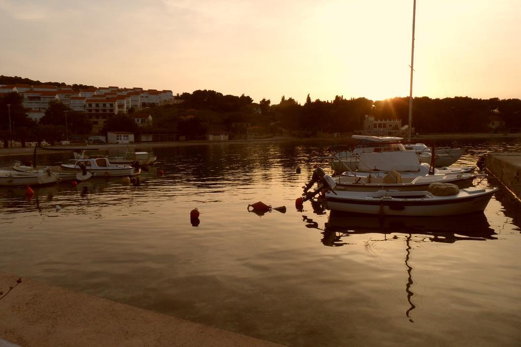 Apartment Tara Nečujam Εξωτερικό φωτογραφία
